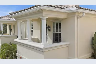 7681 Bergamo Avenue, Sarasota, FL 34238 - Photo 18