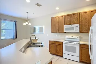 3884 Deberry Dr, Sarasota, FL 34233 - Photo 12