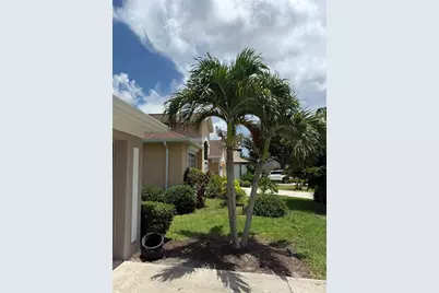 1702 Old Summerwood Boulevard, Sarasota, FL 34232 - Photo 6