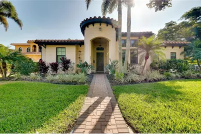 641 W Venice Avenue, Venice, FL 34285 - Photo 2