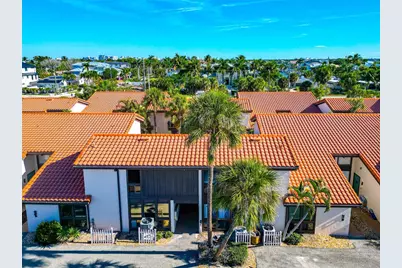 800 S Blvd Of The Presidents #16, Sarasota, FL 34236 - Photo 2