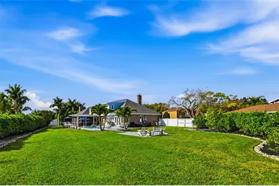 1307 Riverview Circle, Bradenton, FL 34209 - Photo 68