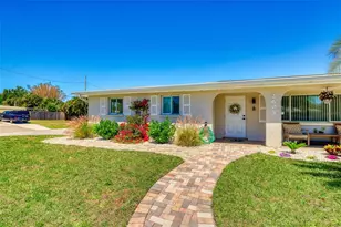 2605 Sunnybrook Dr, Sarasota, FL 34239 - Photo 2