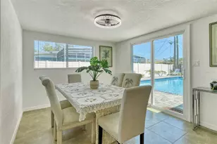 2605 Sunnybrook Dr, Sarasota, FL 34239 - Photo 10