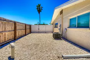 2605 Sunnybrook Dr, Sarasota, FL 34239 - Photo 6