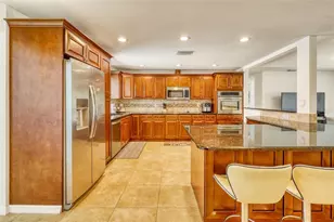 2605 Sunnybrook Dr, Sarasota, FL 34239 - Photo 14