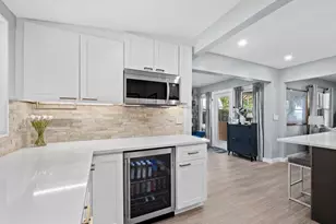 2421 Prospect St, Sarasota, FL 34239 - Photo 10