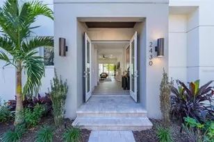 2430 Floyd St, Sarasota, FL 34239 - Photo 4