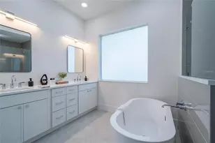 2430 Floyd St, Sarasota, FL 34239 - Photo 28