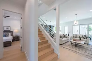 2446 Floyd St, Sarasota, FL 34239 - Photo 4