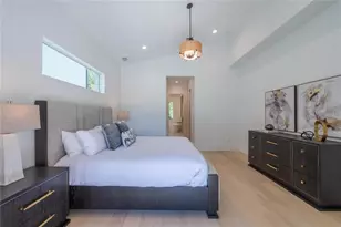 2446 Floyd St, Sarasota, FL 34239 - Photo 18