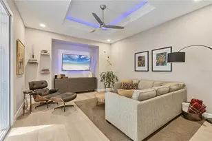 6722 W Country Club Ln, Sarasota, FL 34243 - Photo 22