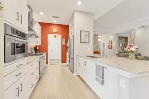 6722 W Country Club Ln, Sarasota, FL 34243 - Photo 20