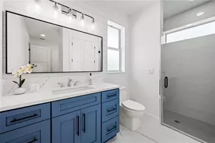 1647 Siesta Dr, Sarasota, FL 34239 - Photo 36