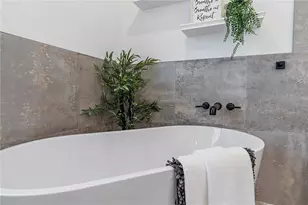 2402 Wisteria St, Sarasota, FL 34239 - Photo 20