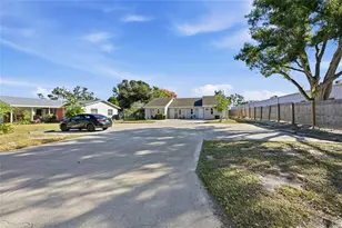 4331 82nd St W, Bradenton, FL 34209 - Photo 2