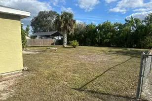 807 Dobell Terrace NW, Port Charlotte, FL 33948 - Photo 12