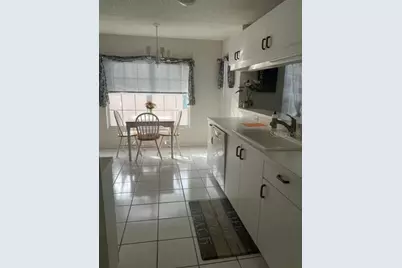 4210 Caddie Drive E #201, Bradenton, FL 34203 - Photo 4