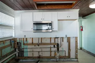 856 N Shore Dr, Anna Maria, FL 34216 - Photo 10