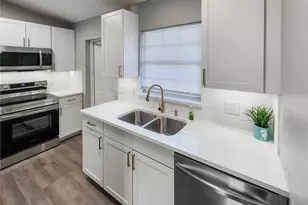 5416 25th St W, Bradenton, FL 34207 - Photo 6