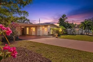 3530 Schwalbe Dr, Sarasota, FL 34235 - Photo 2