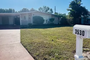 3530 Schwalbe Dr, Sarasota, FL 34235 - Photo 2