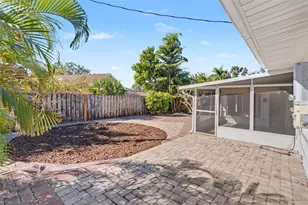 3530 Schwalbe Dr, Sarasota, FL 34235 - Photo 24