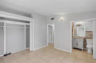 3530 Schwalbe Dr, Sarasota, FL 34235 - Photo 16