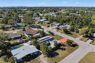 3530 Schwalbe Dr, Sarasota, FL 34235 - Photo 32