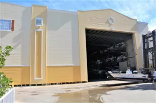 570 Blackburn Point Rd, Osprey, FL 34229 - Photo 4