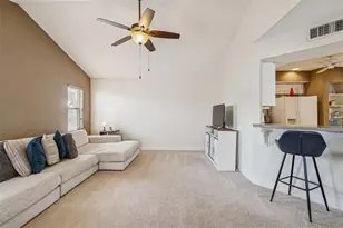 4181 Center Pointe Cir, Sarasota, FL 34233 - Photo 6