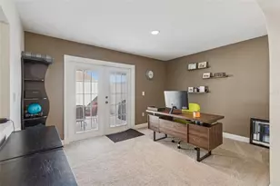 4181 Center Pointe Cir, Sarasota, FL 34233 - Photo 8