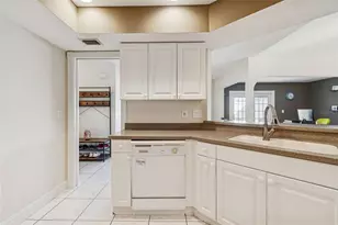 4181 Center Pointe Cir, Sarasota, FL 34233 - Photo 16
