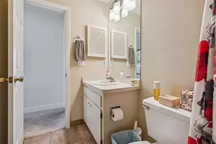 4181 Center Pointe Cir, Sarasota, FL 34233 - Photo 32