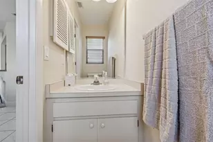 4181 Center Pointe Cir, Sarasota, FL 34233 - Photo 22