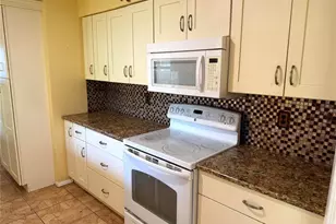 3312 Springmill Cir, Sarasota, FL 34239 - Photo 12