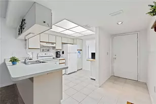 7847 Eagle Creek Dr, Sarasota, FL 34243 - Photo 6