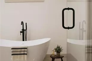 4646 Gleason Ave, Sarasota, FL 34242 - Photo 32