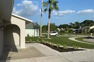 481 Saturn Ave, Sarasota, FL 34243 - Photo 6