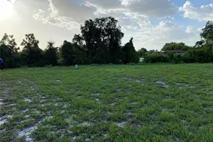 481 Saturn Ave, Sarasota, FL 34243 - Photo 10