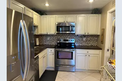 7880 Palm Aire Lane #102, Sarasota, FL 34243 - Photo 8