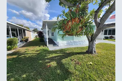 808 53rd Avenue E #18, Bradenton, FL 34203 - Photo 2