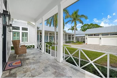 213 N 18th Street W, Bradenton, FL 34205 - Photo 6