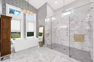 213 N 18th St W, Bradenton, FL 34205 - Photo 46