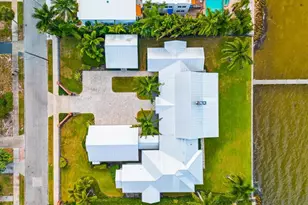 213 N 18th St W, Bradenton, FL 34205 - Photo 86