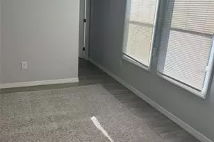 1106 50th Ave Dr W, Bradenton, FL 34207 - Photo 2