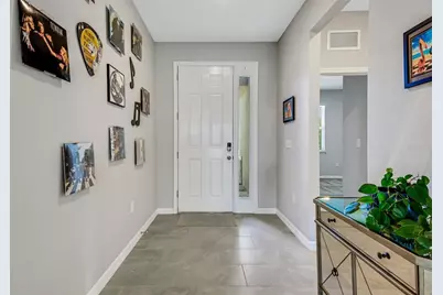 5625 Soft Skies Drive, Sarasota, FL 34238 - Photo 4