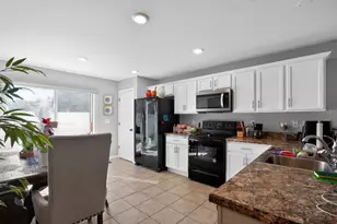 10438 Laguna Plains Dr, Riverview, FL 33578 - Photo 8