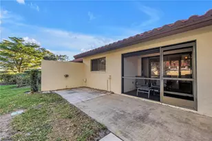 8415 Gardens Cir, Sarasota, FL 34243 - Photo 20