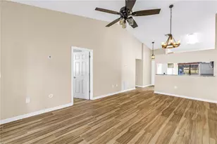 8415 Gardens Cir, Sarasota, FL 34243 - Photo 8